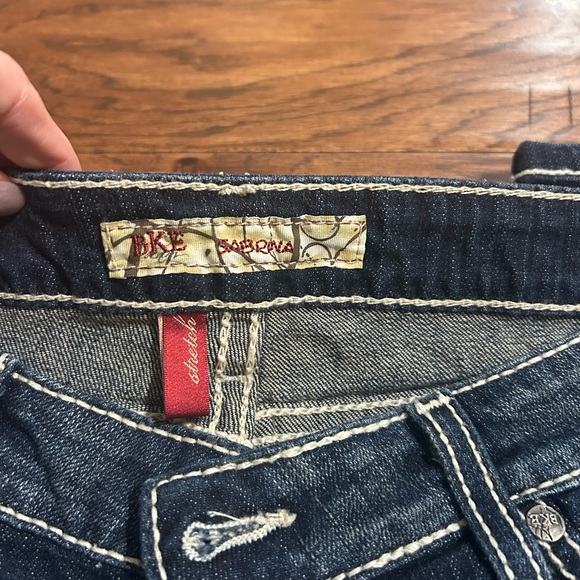 Woman's casual BKE Dark Blue Boot Cut Jeans
Sabrina stretch 29 X 31L Like new - Picture 4 of 5